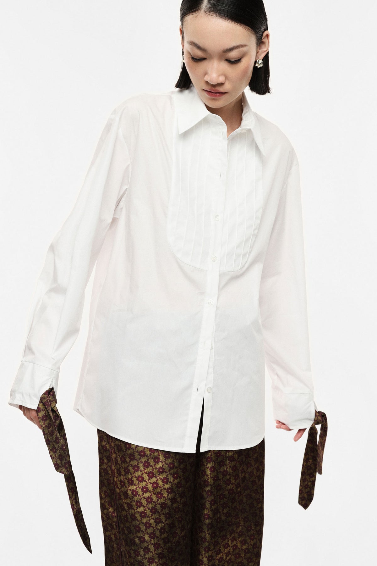 Shirt with printed cuff ties