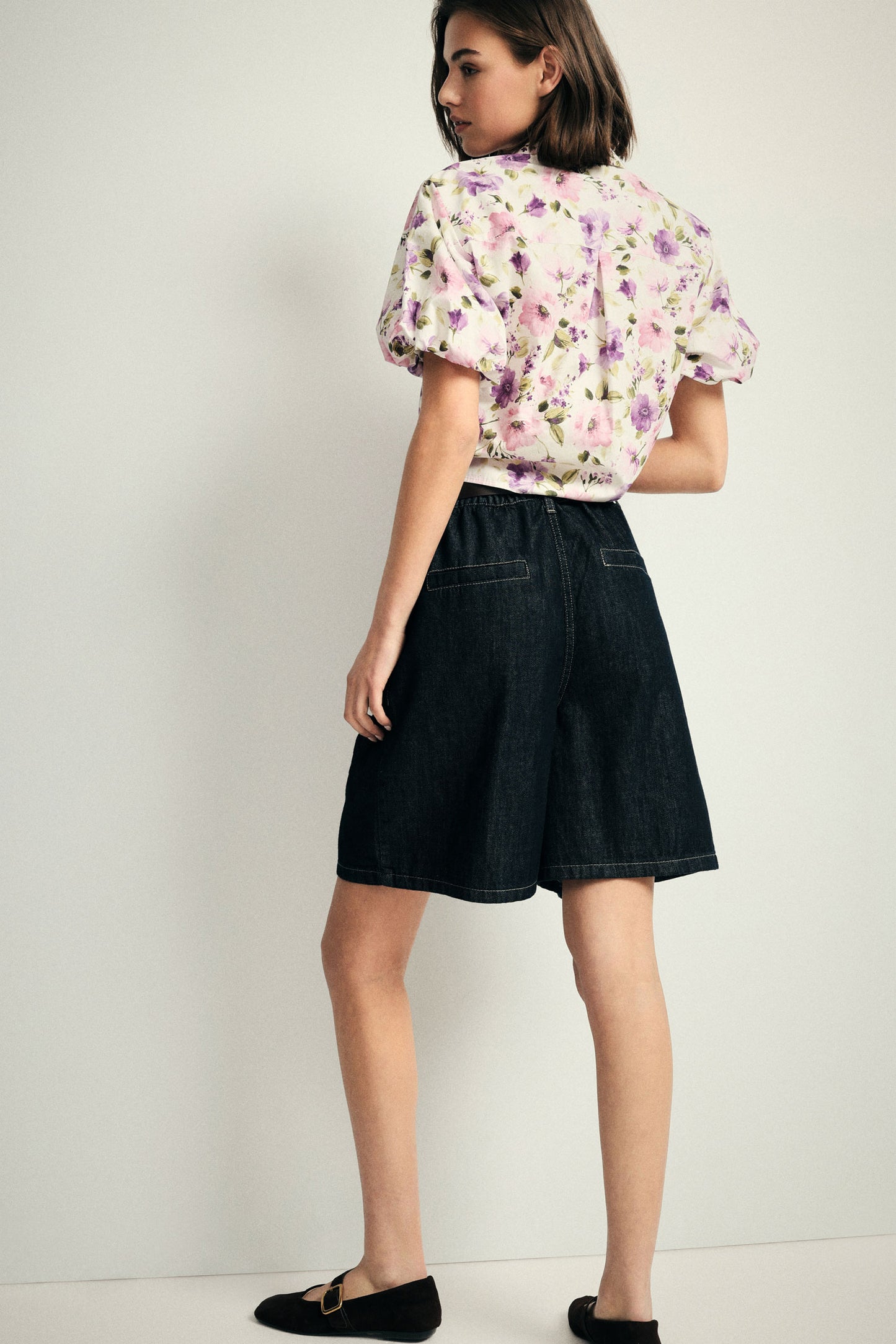 Bermuda shorts high waist with belt and pleats