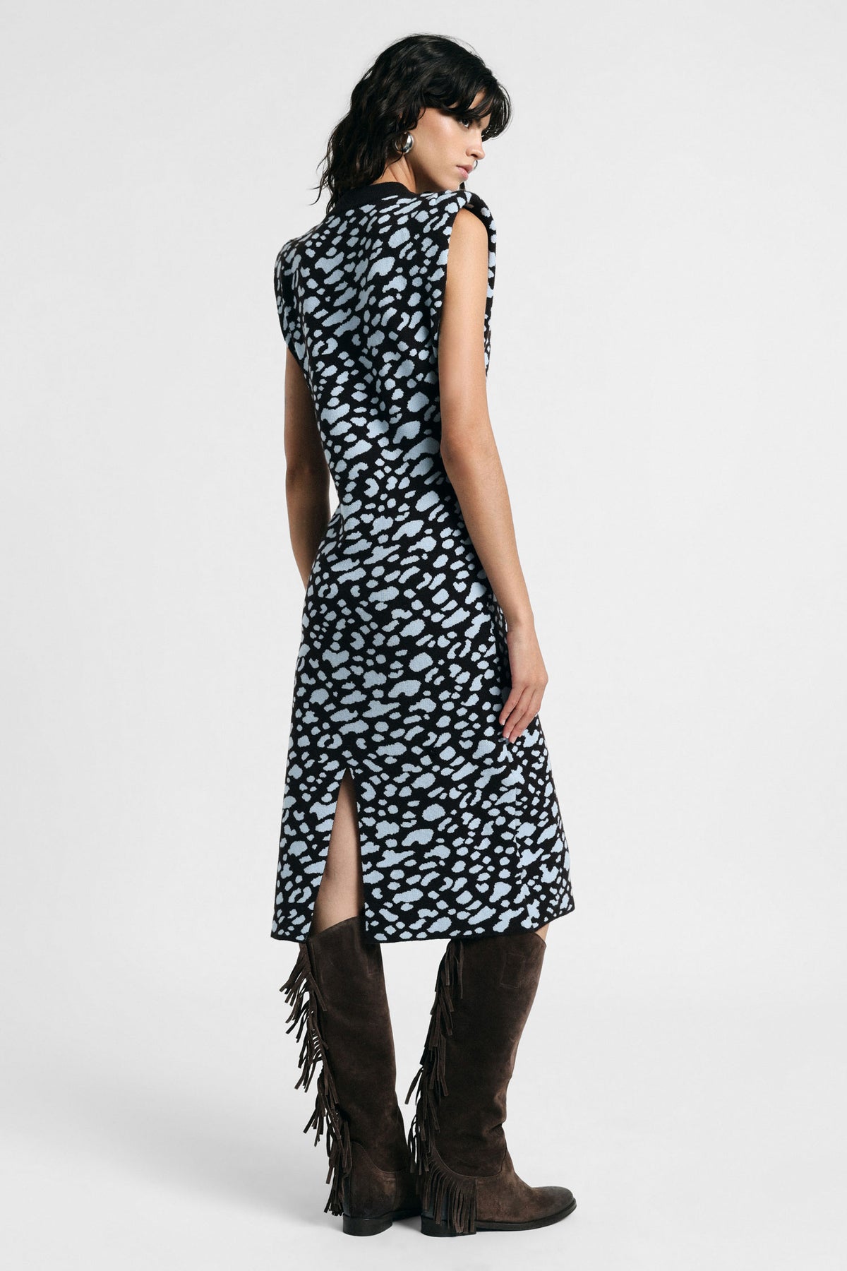 Midi dress sleeveless with abstract print
