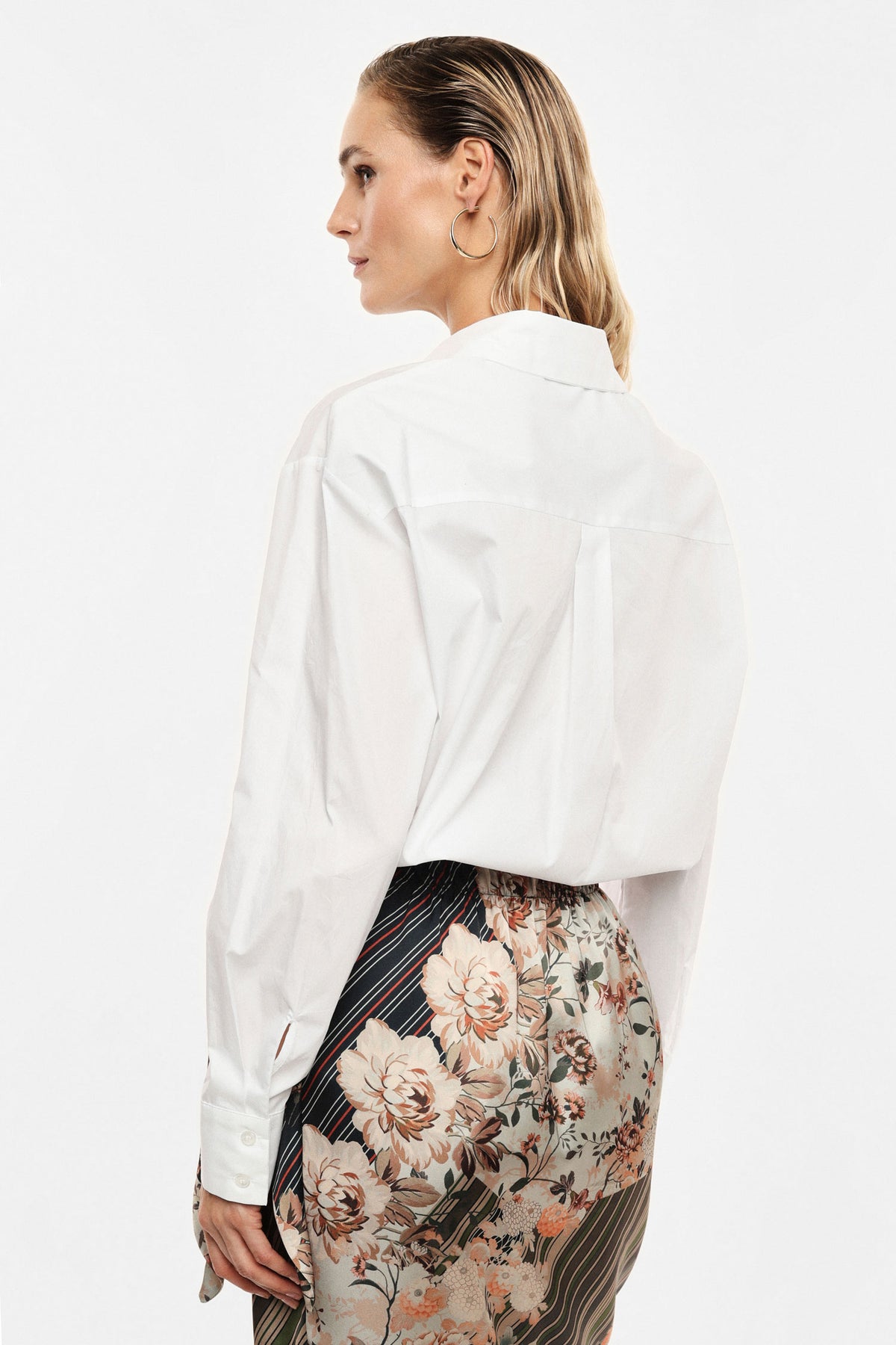 Shirt with embroidered rose