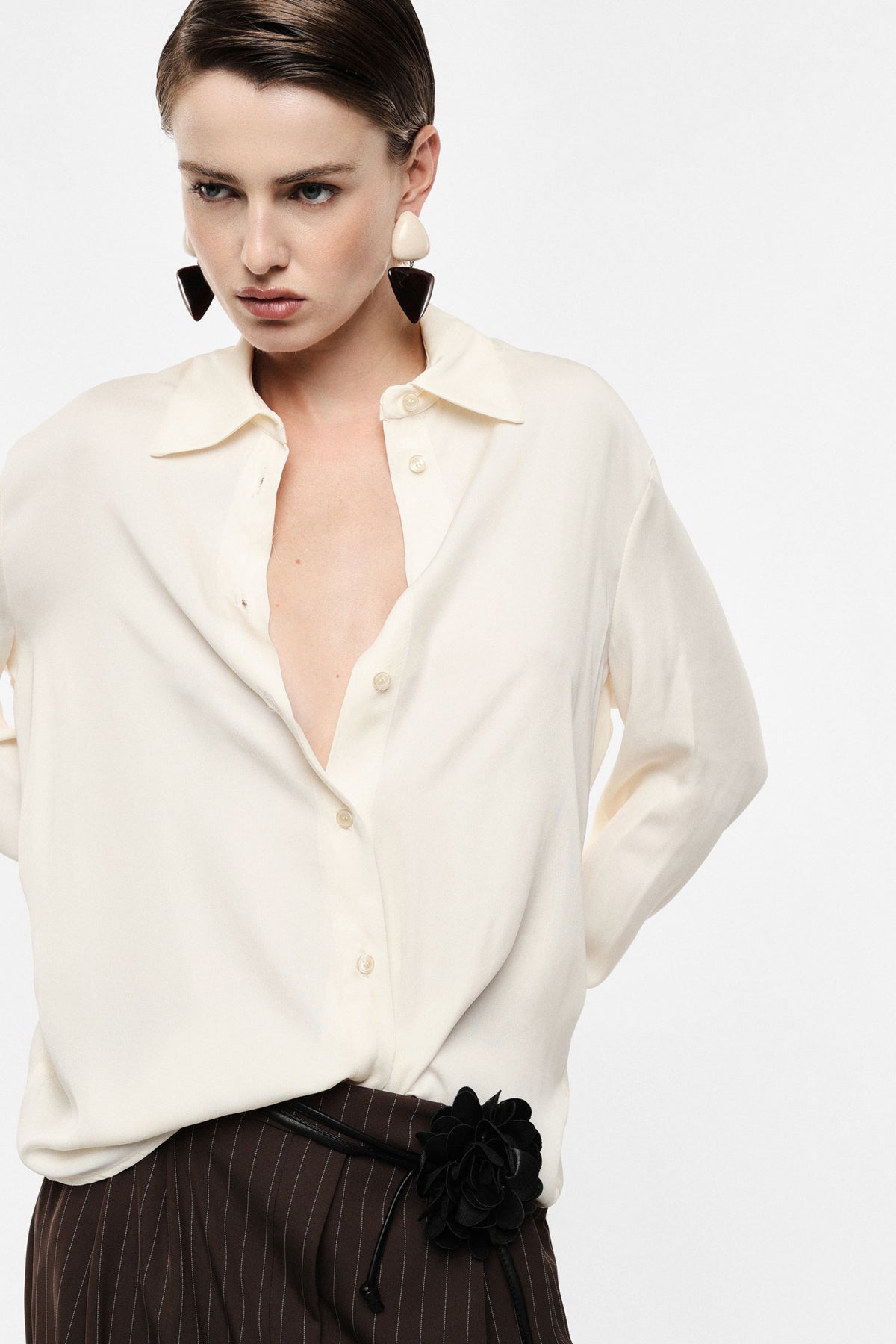 Regular-fit shirt with classic collar and buttons