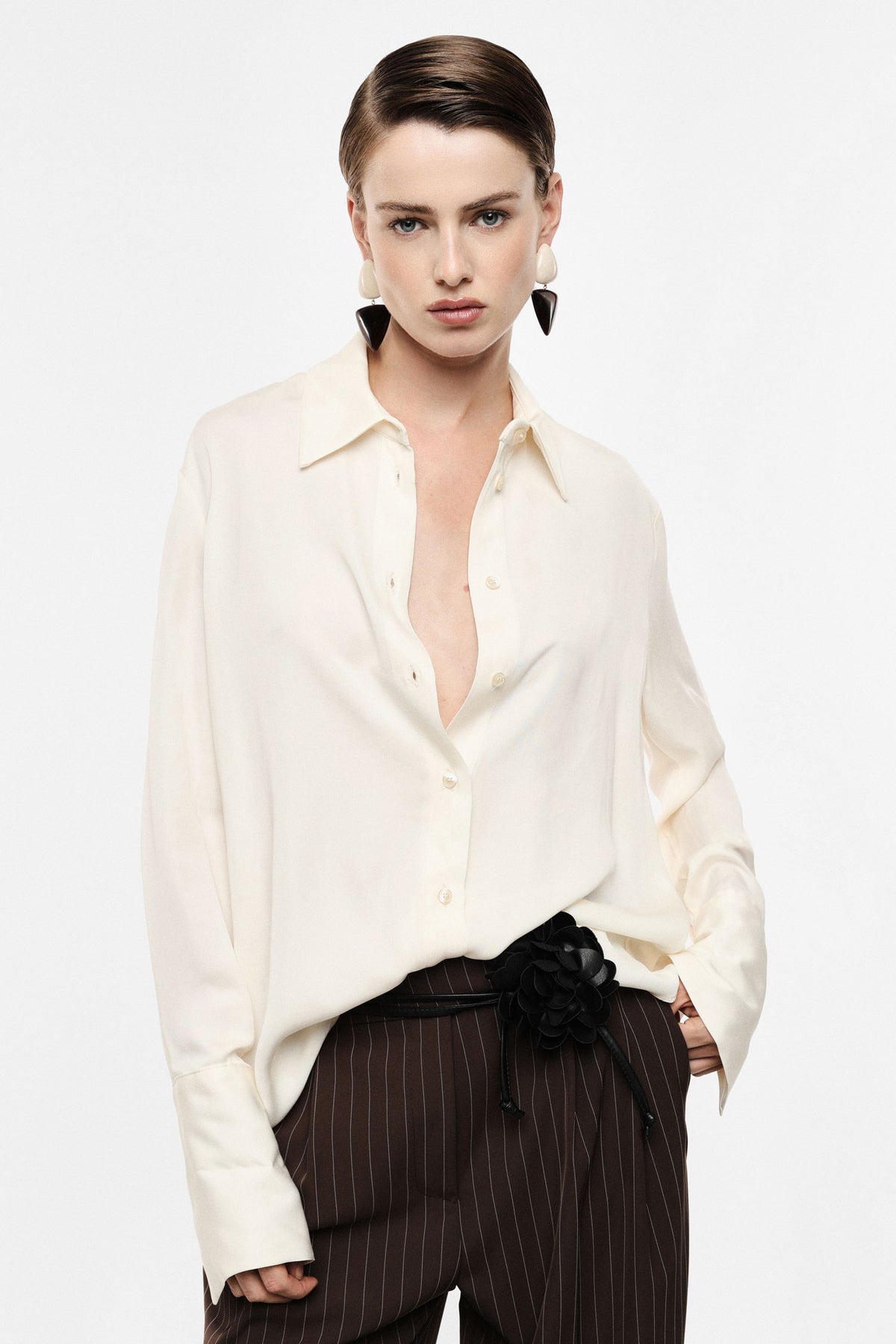 Regular-fit shirt with classic collar and buttons