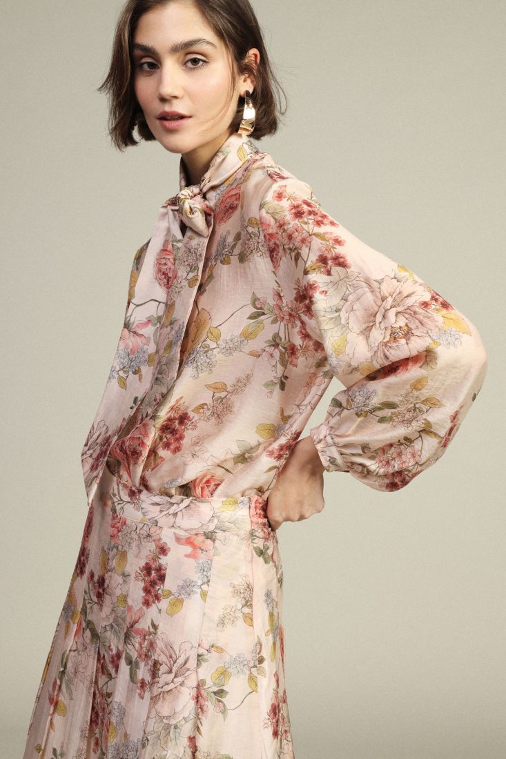 Shirt with bow tie and sheer floral print – JUST11 women's fashion
