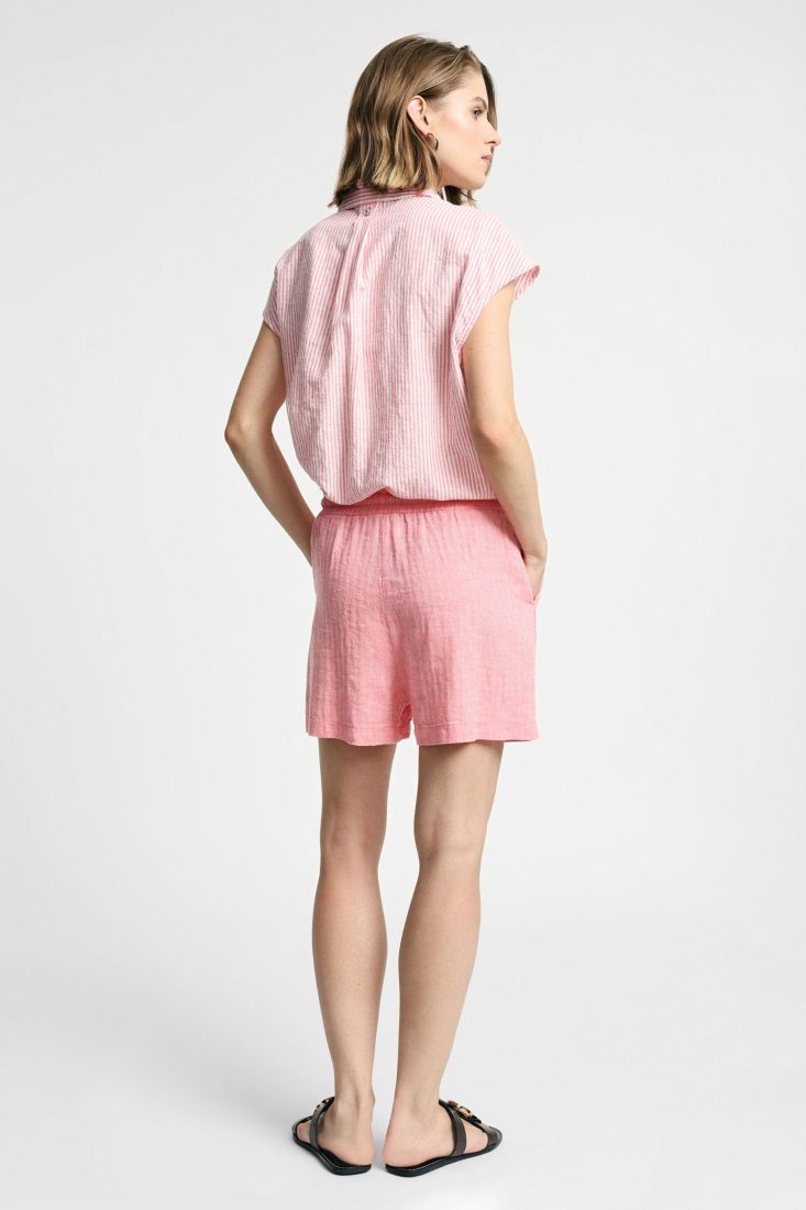Regular-fit shorts with elastic waist and drawstring