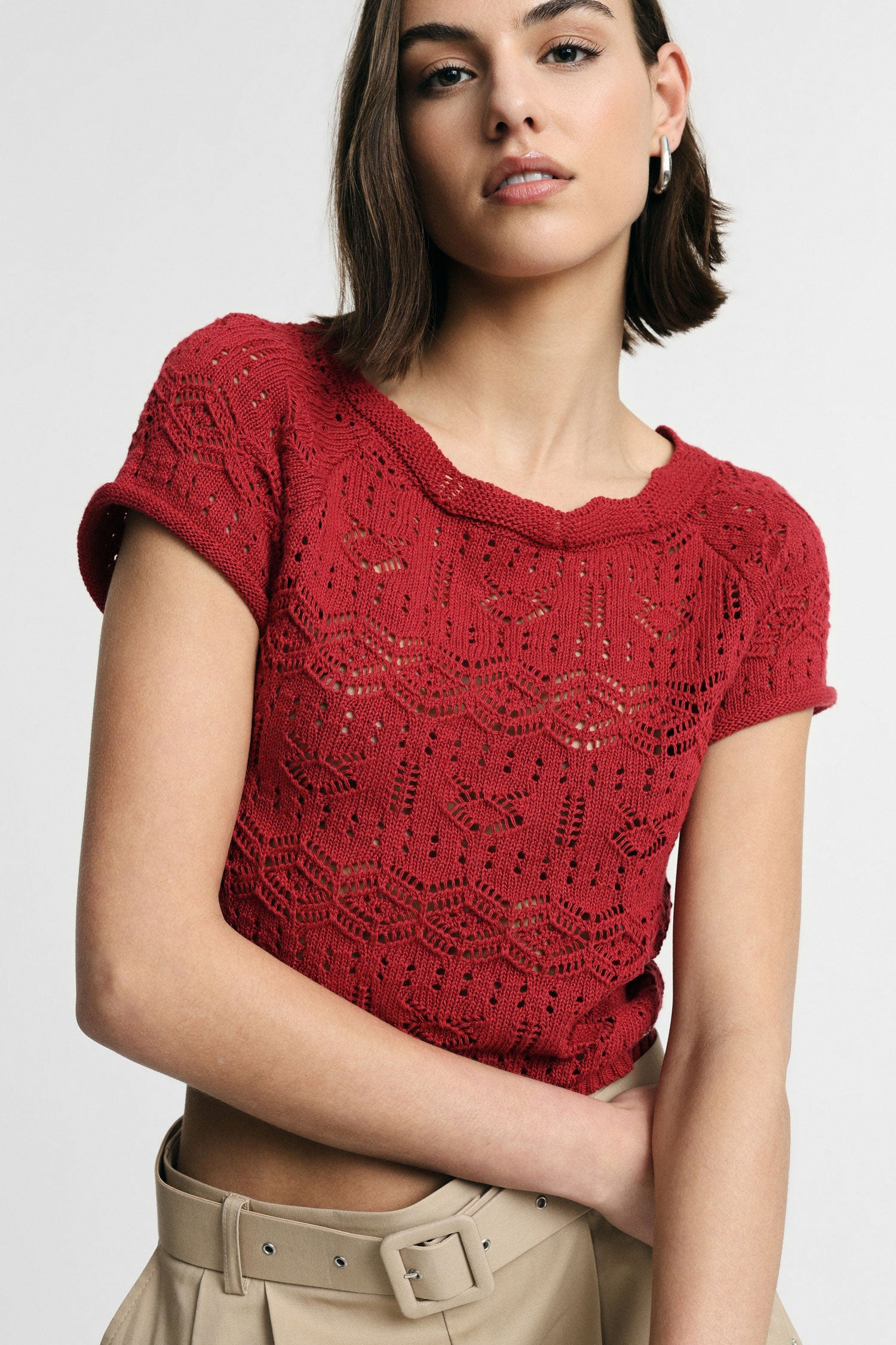 Cropped top with short sleeves – JUST11 women's fashion