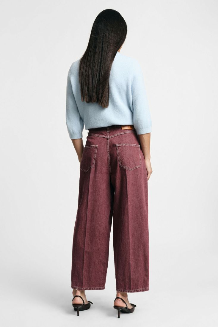 Tapered cropped jeans with central pleat