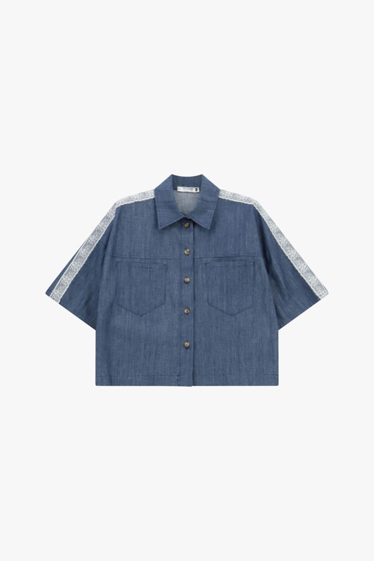 Short shirt with buttons and classic collar