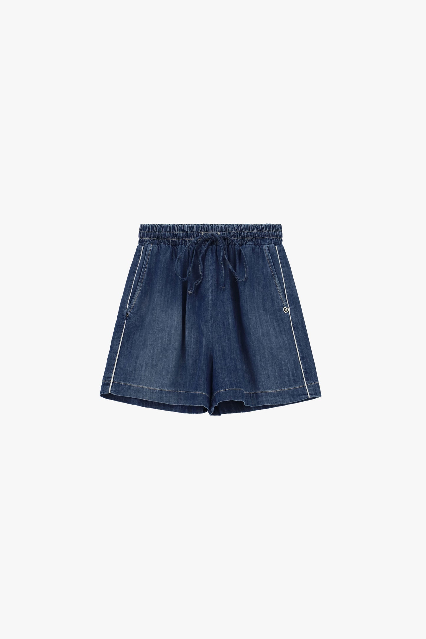 Regular-fit shorts with elastic waist and side pockets
