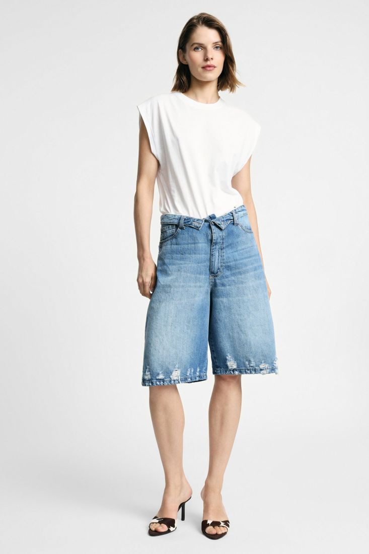Wide bermuda shorts with distressed details