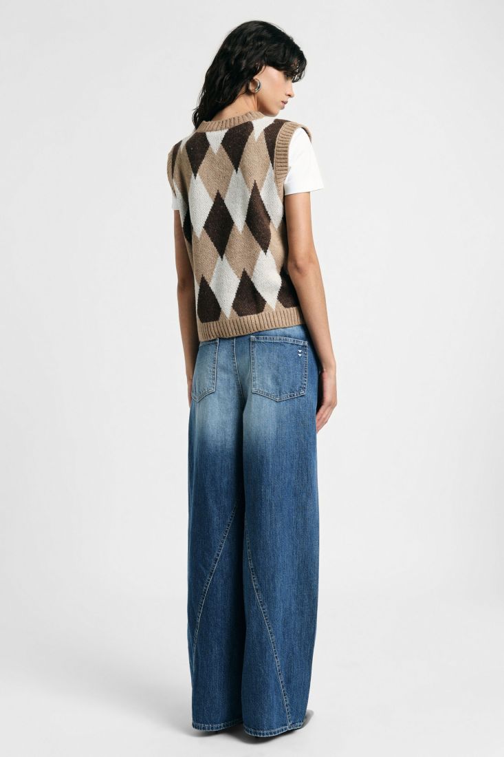 Wide leg jeans with diagonal waistband