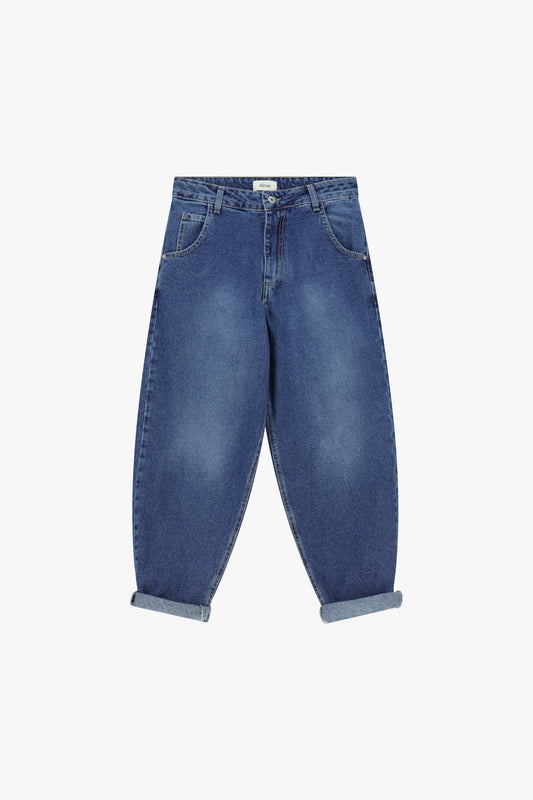 Balloon jeans with rolled ankle cuffs