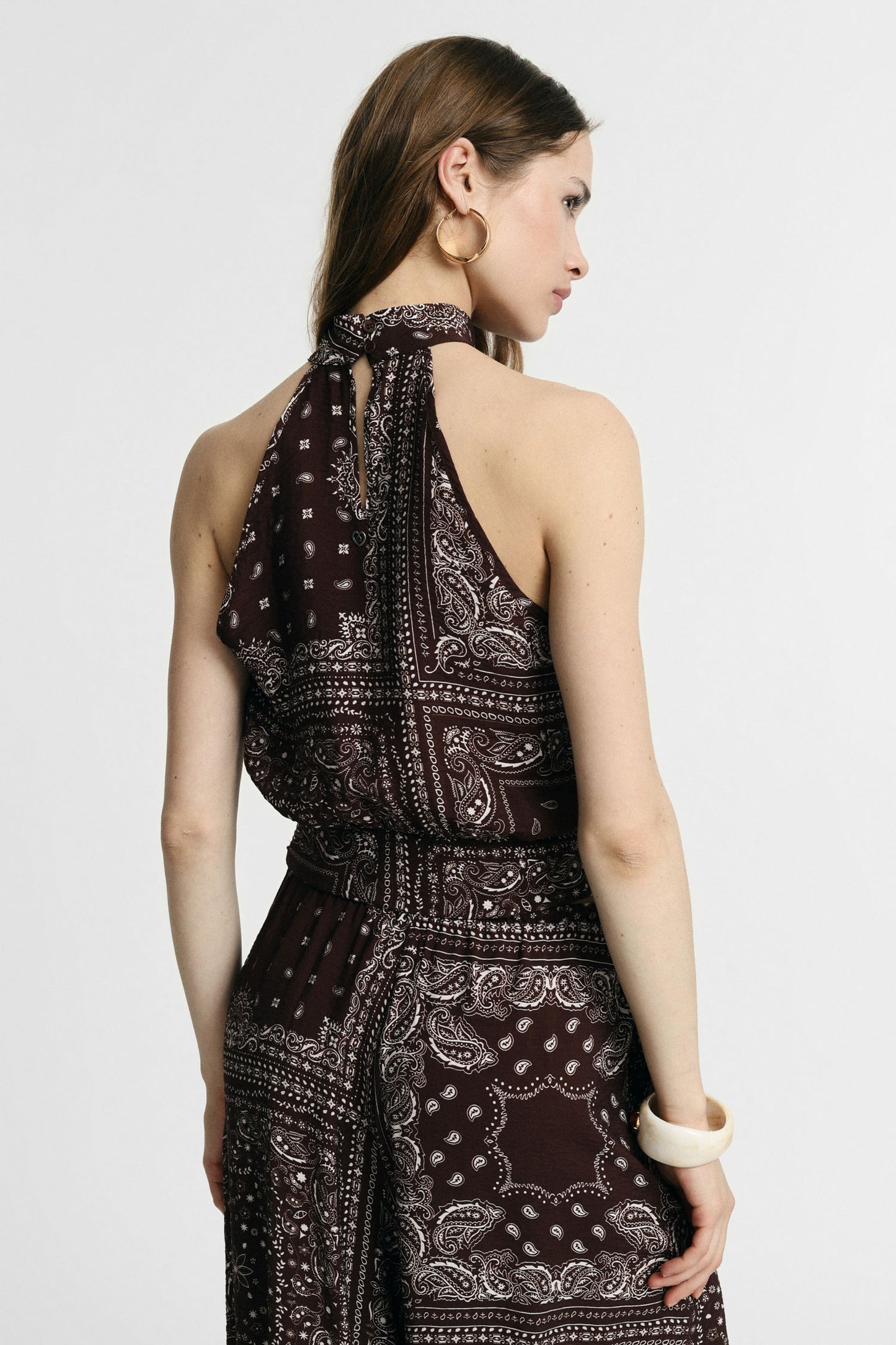 Cropped top bandana style with halter neck