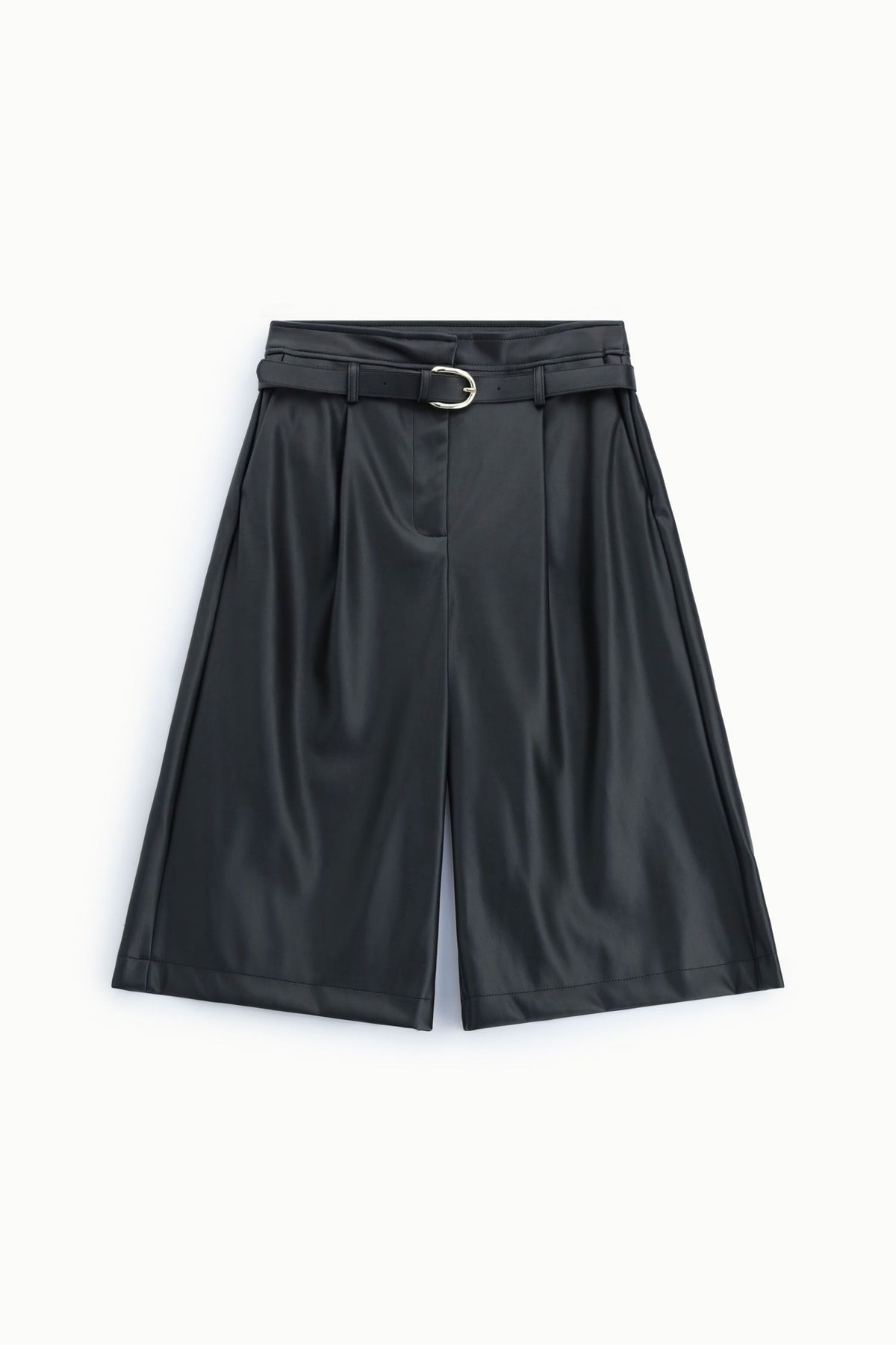 Bermuda shorts high waist with matching belt