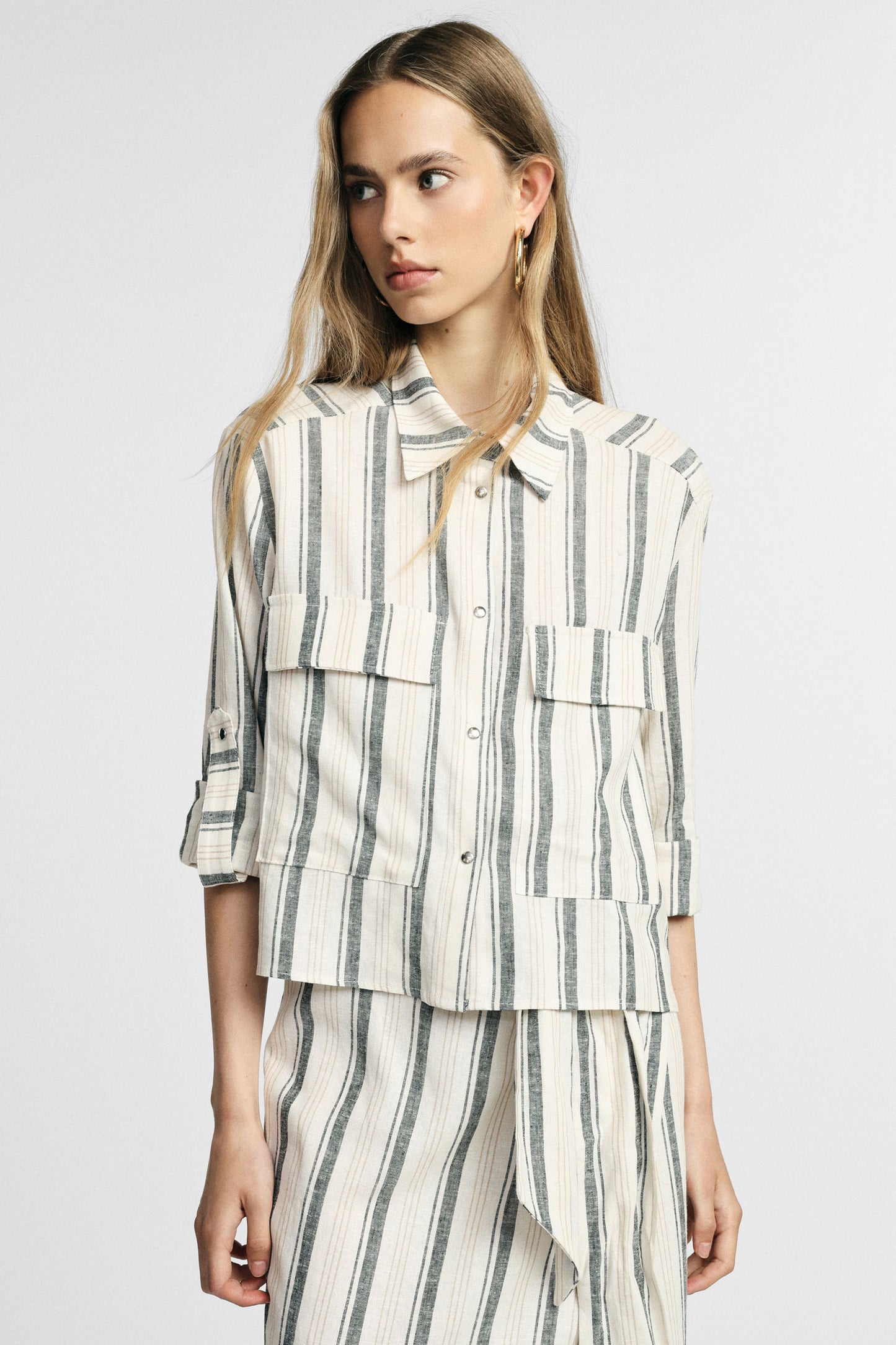 Shirt with stripes front pockets and 3/4 sleeves – JUST11 women's fashion