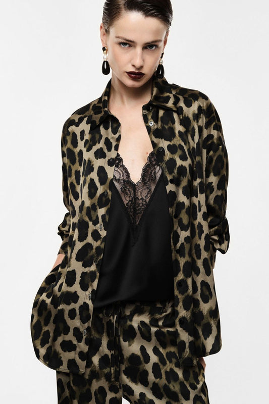 Shirt with animal print regular-fit buttoned