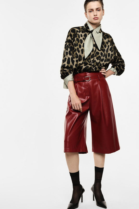 Bermuda shorts high waist with matching belt