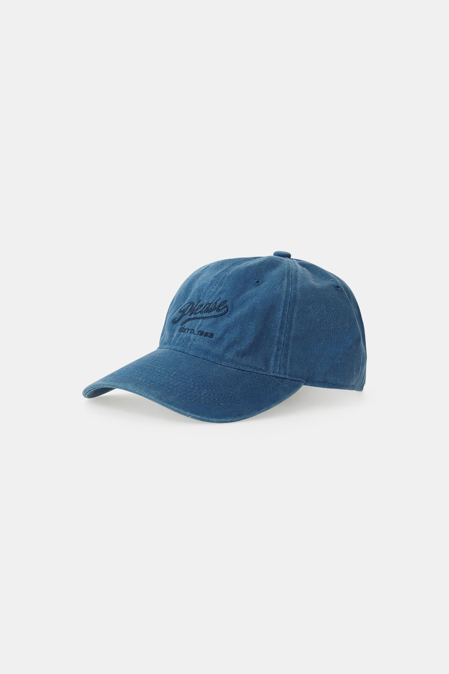 Baseball cap with front embroidery adjustable