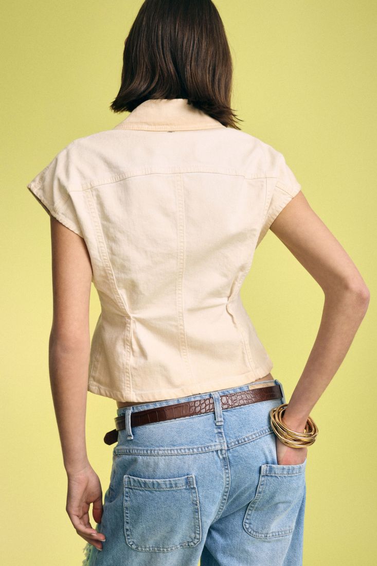 Cropped denim jacket with floral embroidery and buttons