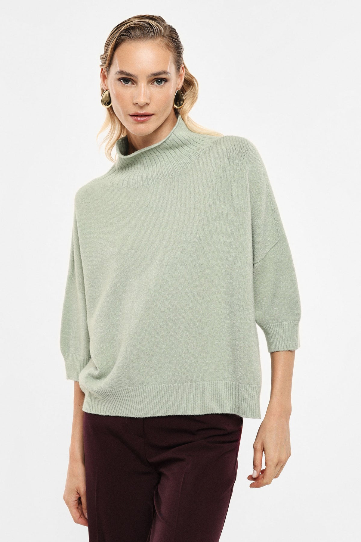 Three-quarter sleeve turtleneck sweater