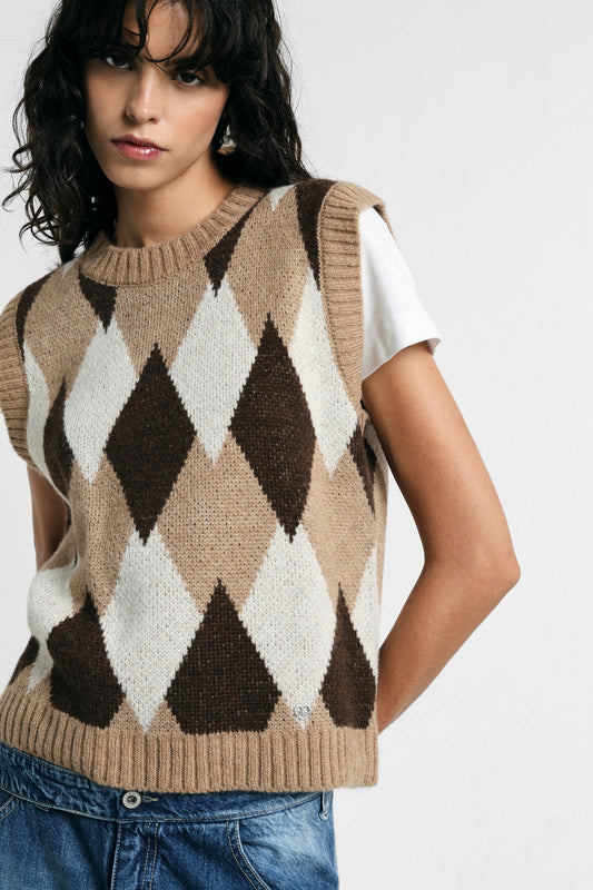 Sweater sleeveless round neck diamond pattern