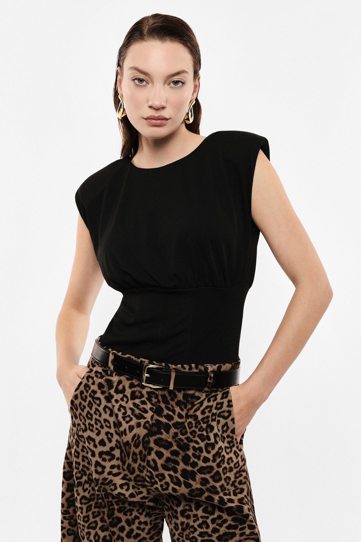 Sleeveless bodysuit with structured shoulders - Black