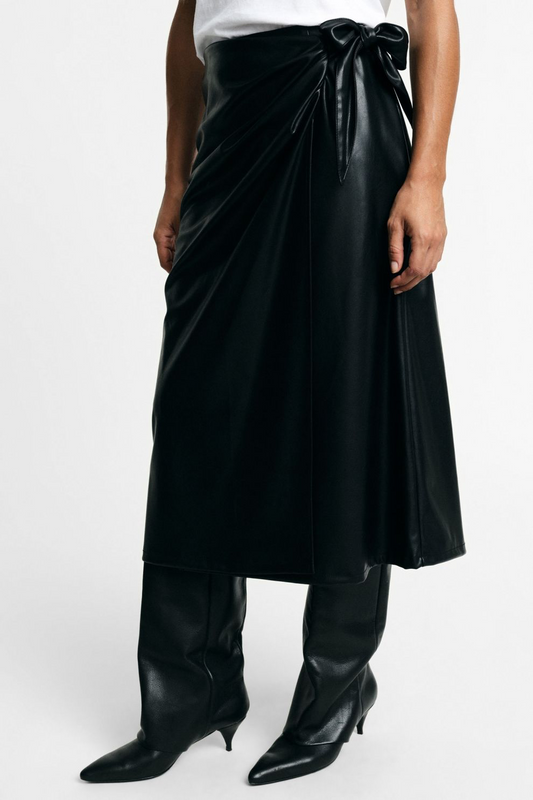 Midi skirt with side knot and draped detail
